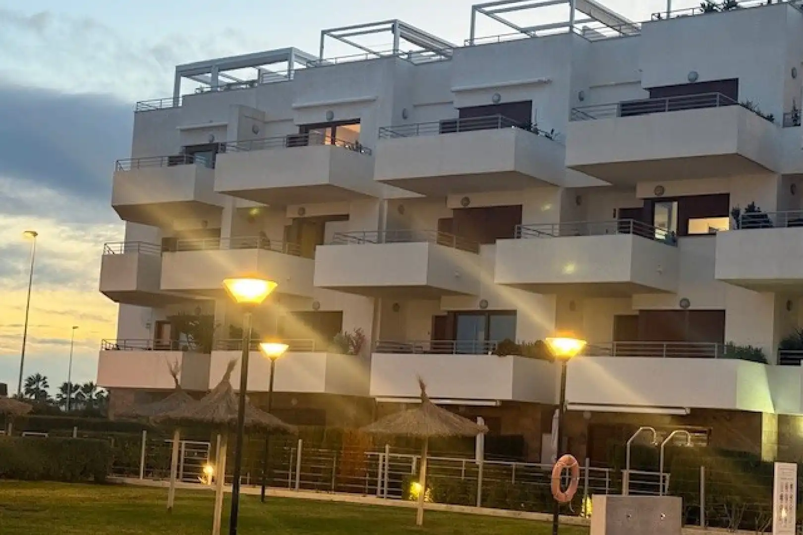 Vista exterior de Ático en venta en Orihuela con Aire acondicionado, Calefacción y Jardín privado