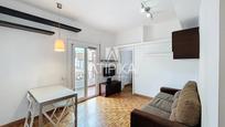 Living room of Flat for sale in  Barcelona Capital  with Heating, Furnished and Oven