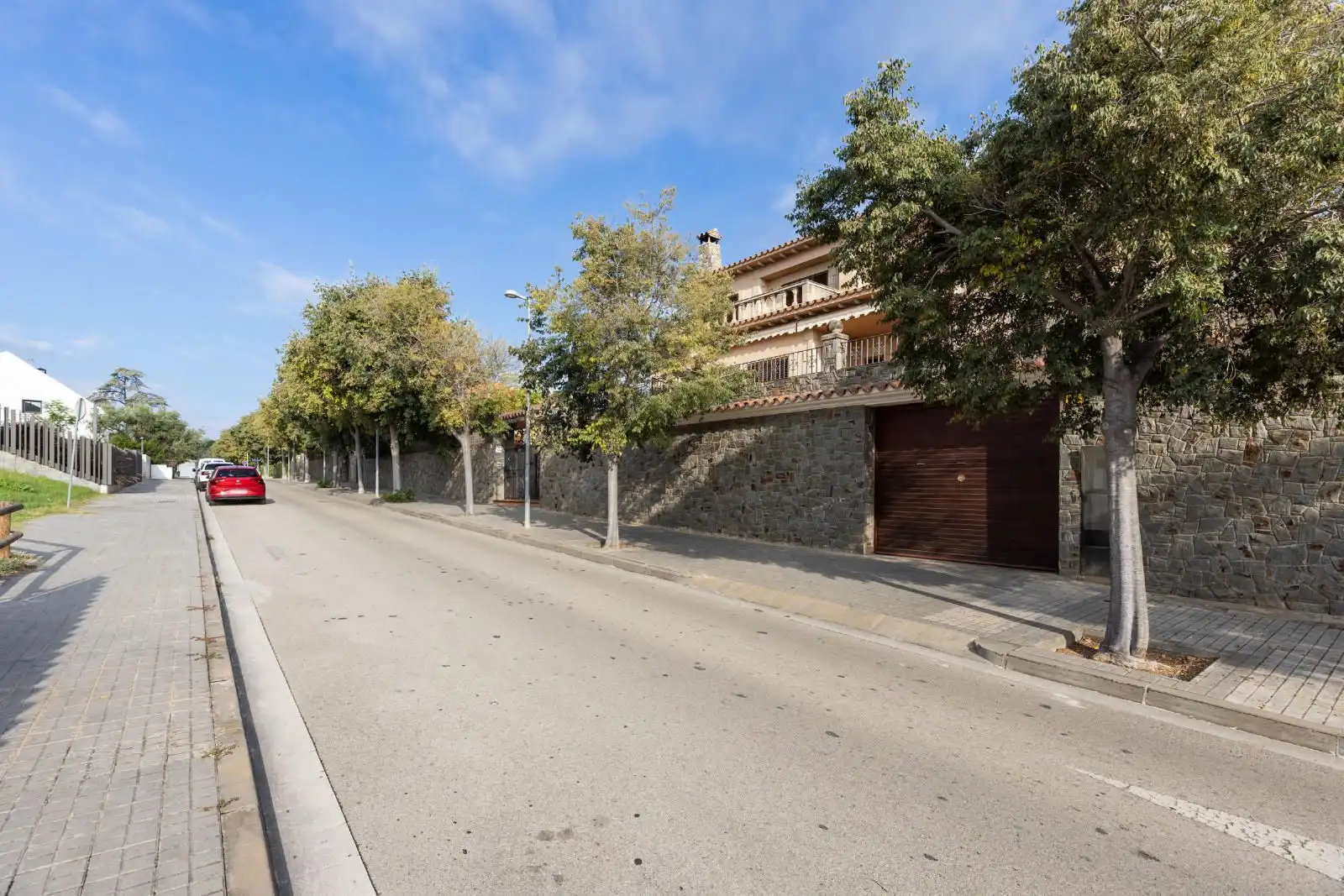 Vista exterior de Casa o xalet en venda en Mataró amb Terrassa i Piscina