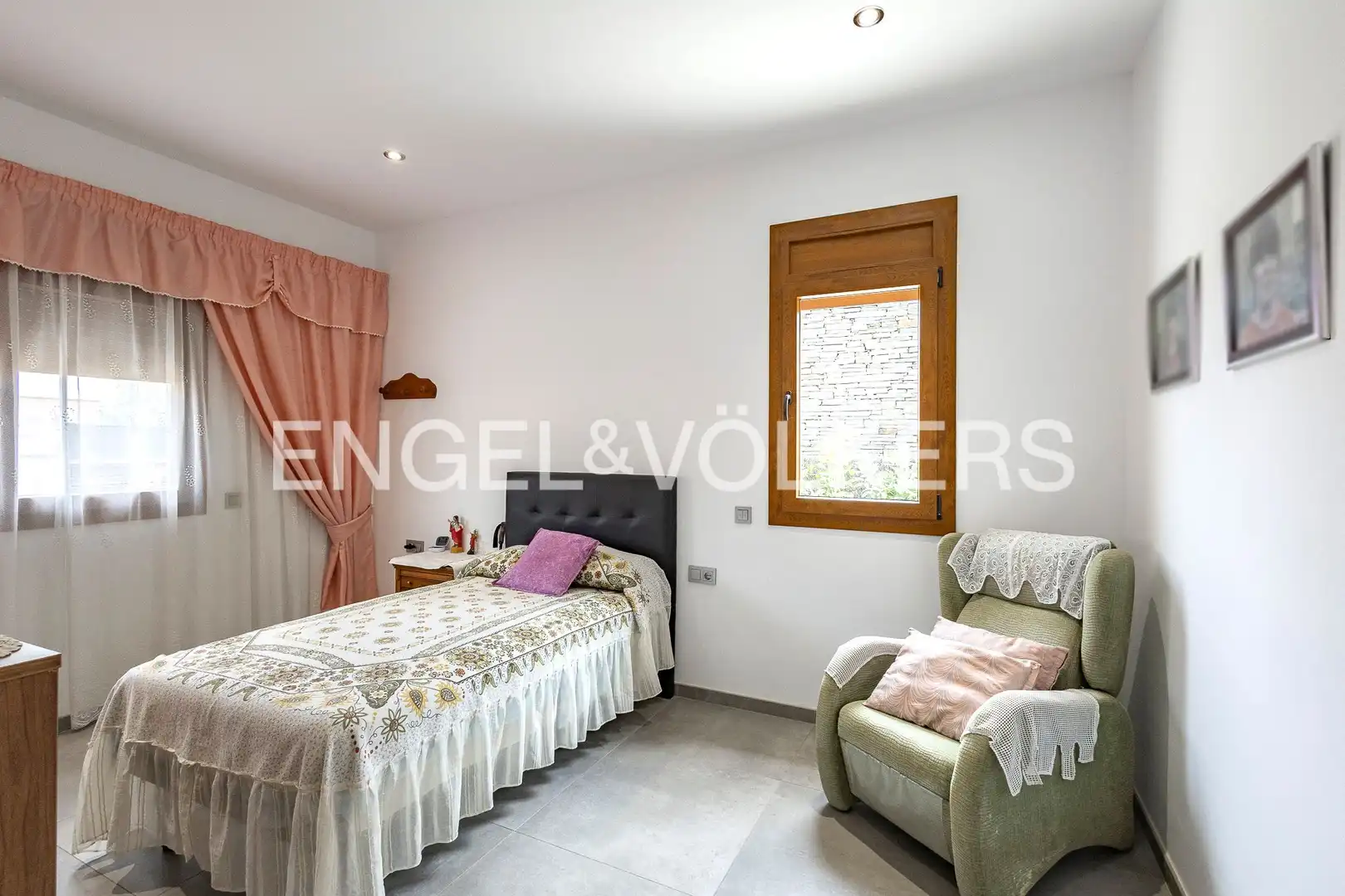 Living room of Houses for sale in Sant Sadurní d'Anoia  with Air Conditioner, Heating and Private garden