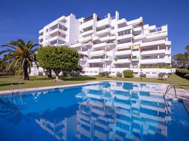Piso con piscina en venta en Calle 19 C 501