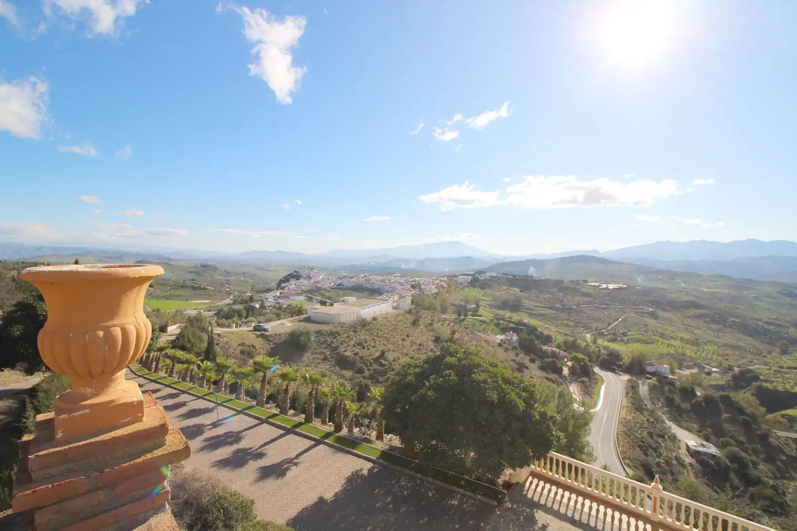 Vista exterior de Finca rústica en venda en Alozaina amb Aire condicionat, Calefacció i Jardí privat