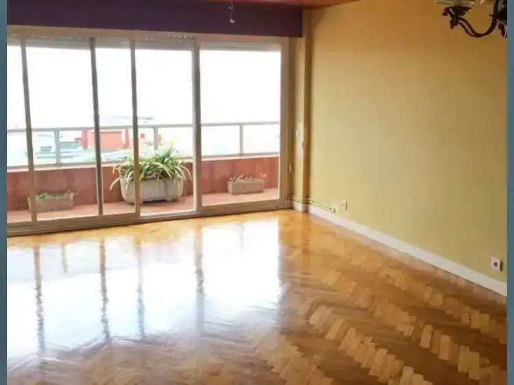 Sala d'estar de Pis de lloguer en Vigo  amb Parquet