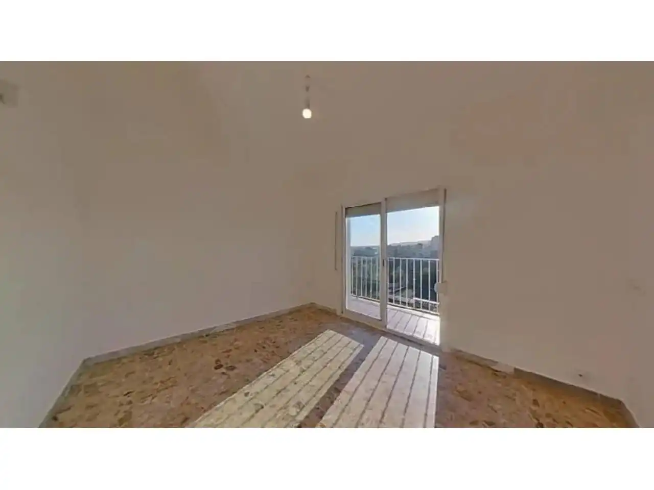 Habitación de Piso en venta en L'Hospitalet de Llobregat con Balcón