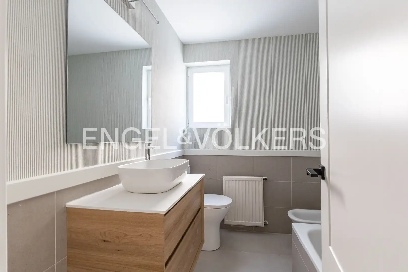 Bathroom of Houses for rent in Madrid  with Air Conditioner, Heating and Private garden