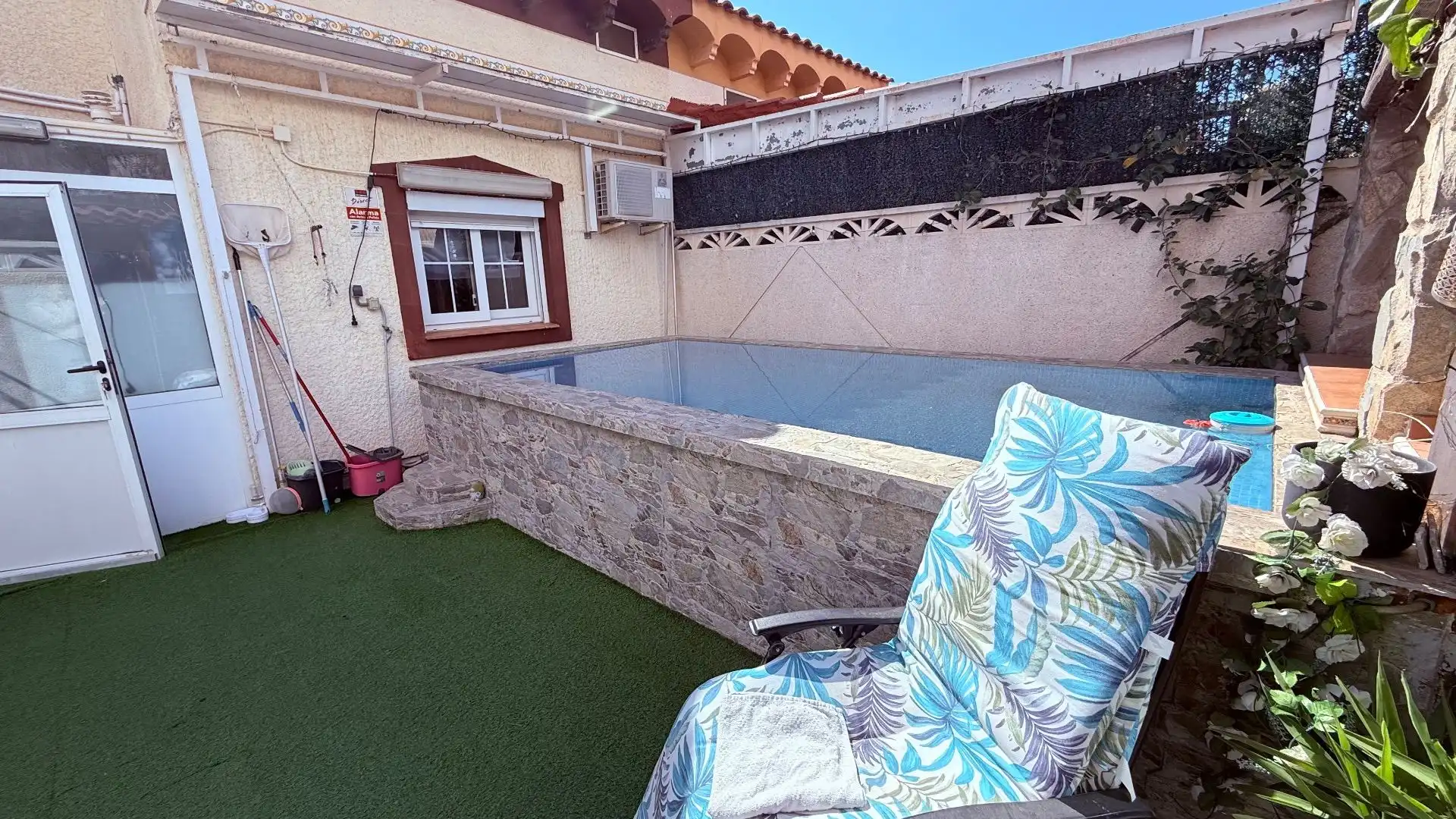 Swimming pool of Detached homes for sale in La Nucia  with Air Conditioner, Heating and Private garden