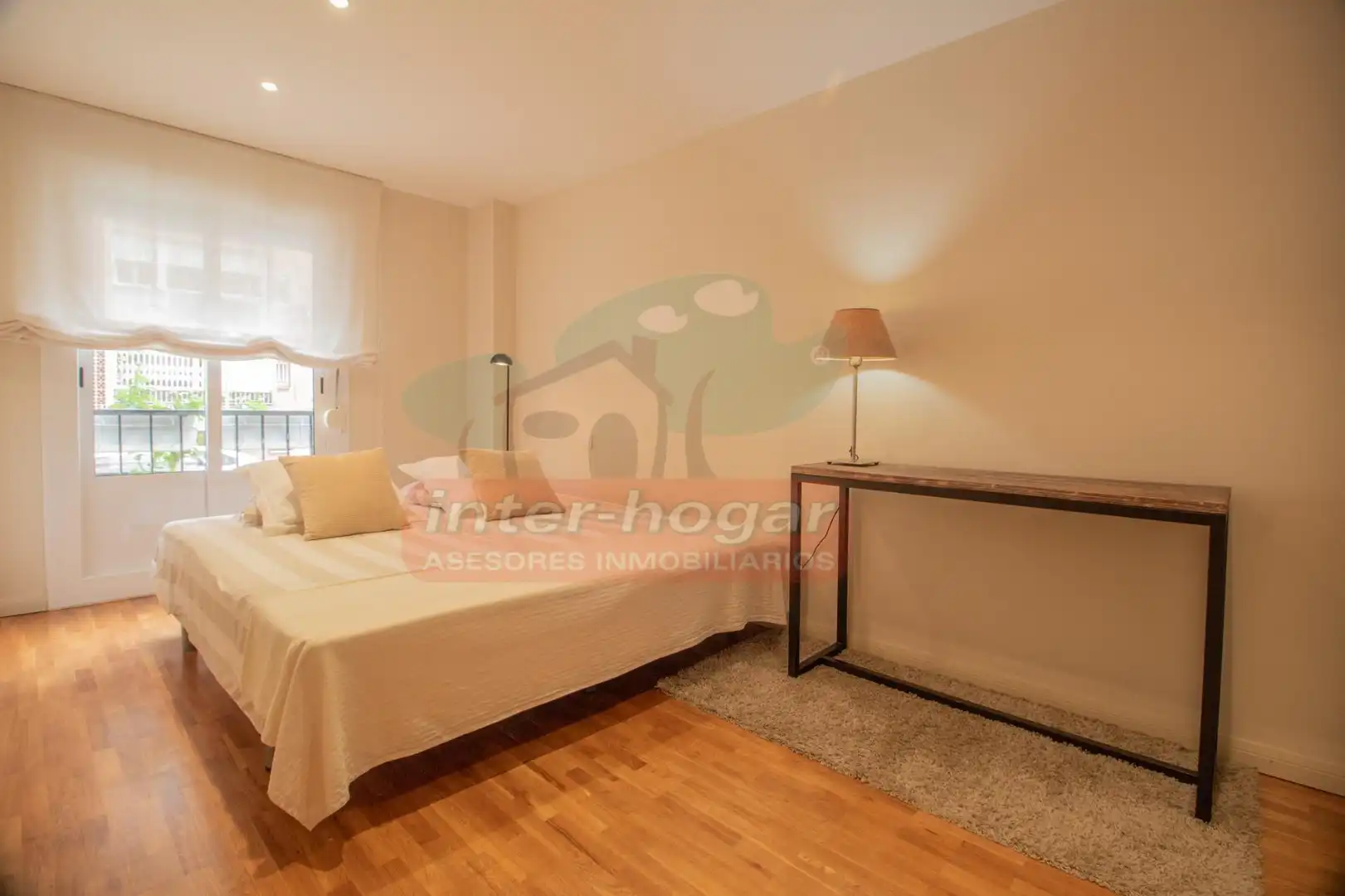 Dormitori de Apartament en venda en Badalona amb Aire condicionat i Parquet
