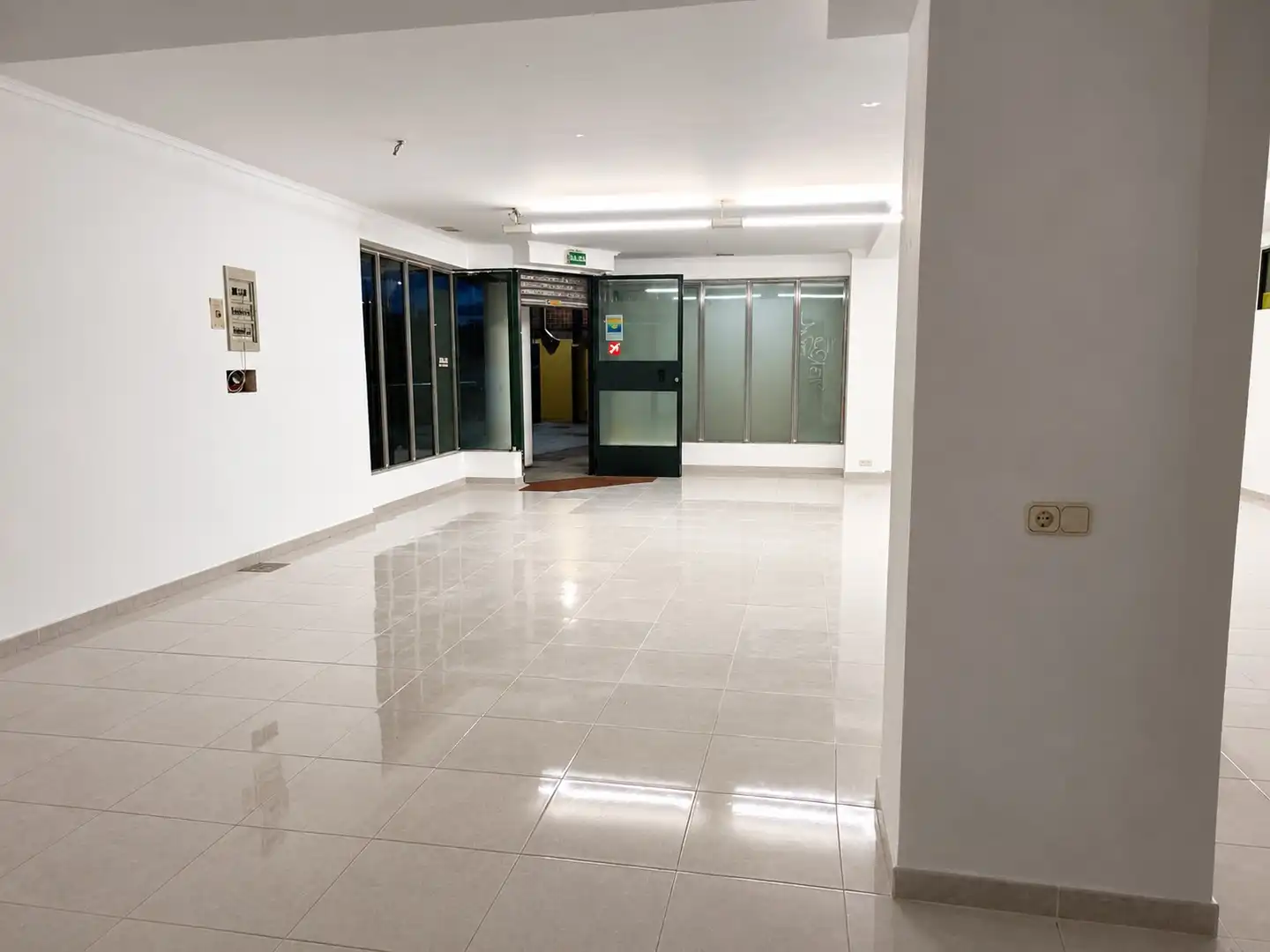 Ground floor for sale in Etxebarri, Bizkaia
