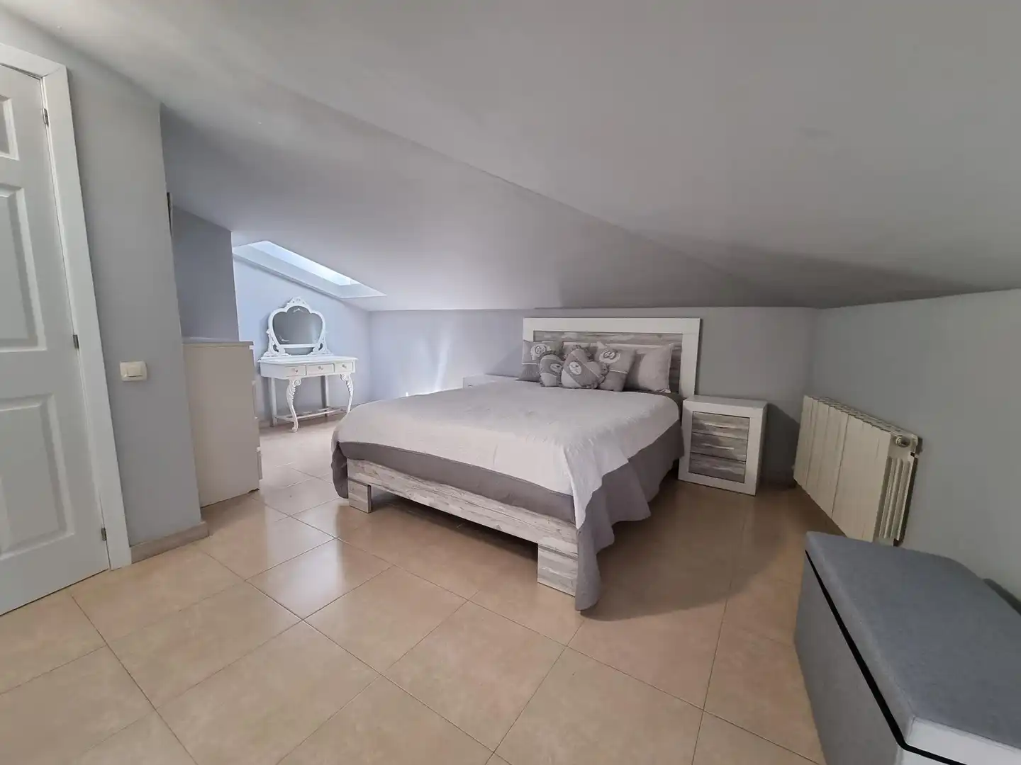 Schlafzimmer von Dachboden zum Verkauf in Sabadell mit Terrasse, Möbliert und Alarm