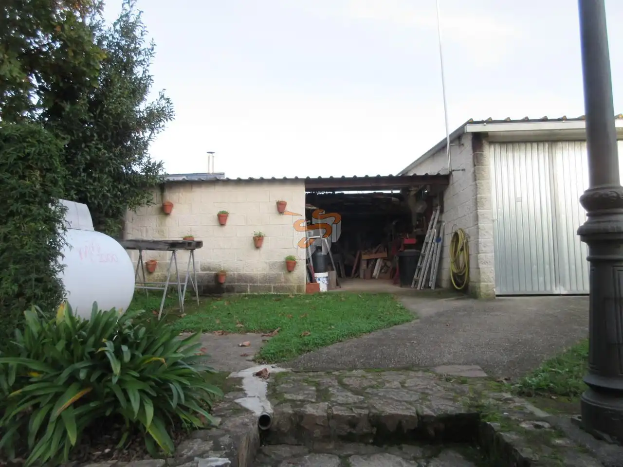Vista exterior de Casa o chalet en venta en Cabanas con Calefacción y Jardín privado