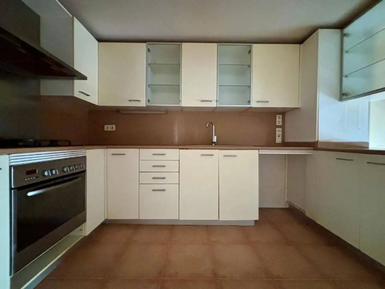Küche von Einfamilien-Reihenhaus zum Verkauf in Sant Andreu de Llavaneres mit Klimaanlage, Heizung und Terrasse
