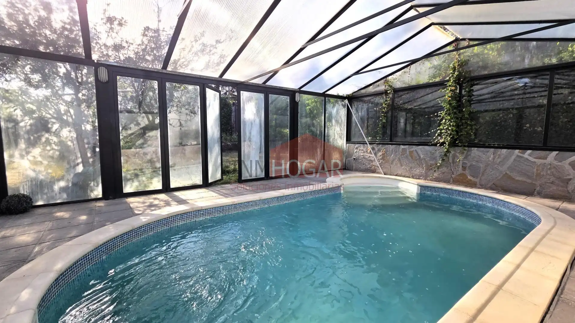 Piscina de Casa o chalet en venta en Herradón de Pinares con Calefacción, Terraza y Trastero