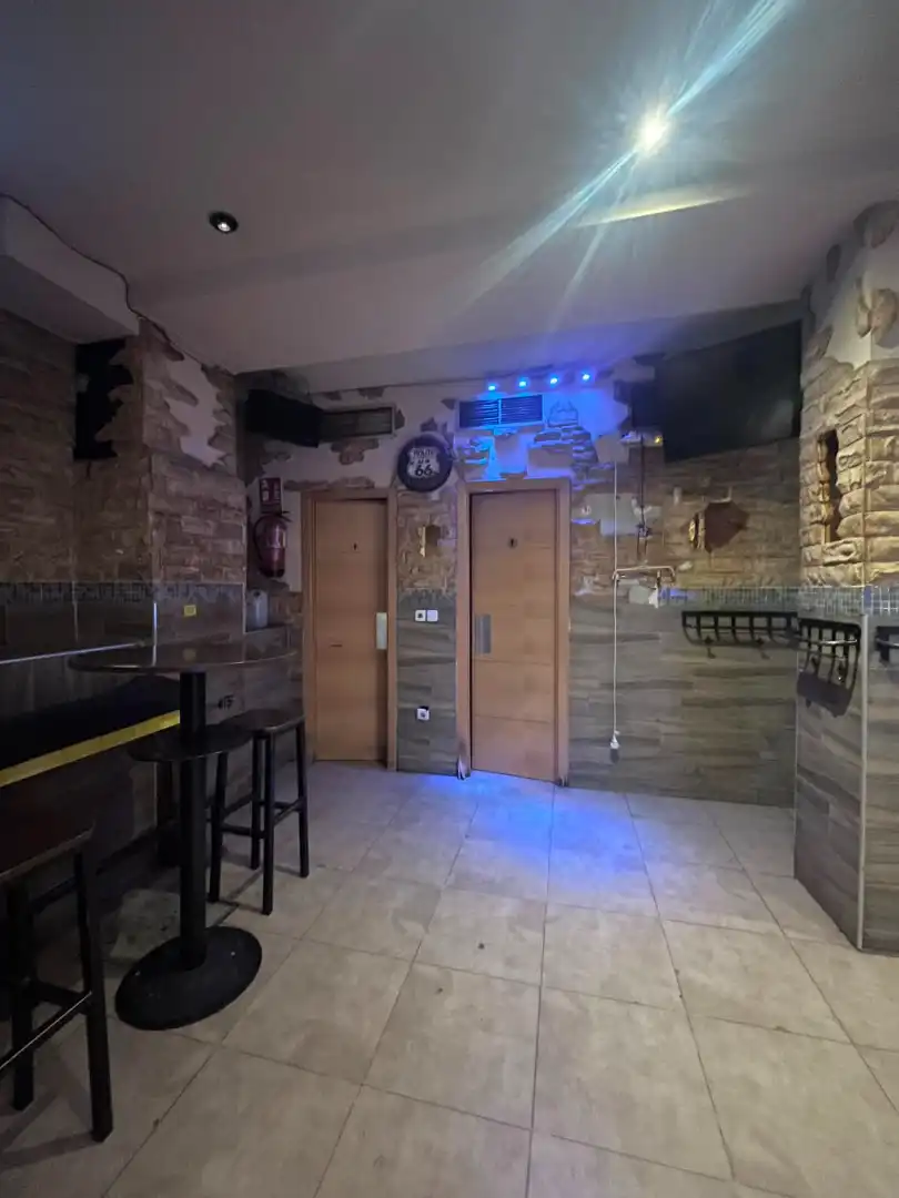 Local comercial en traspàs a Latina, imagen 13