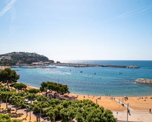 Vista exterior de Àtic en venda en Sant Feliu de Guíxols amb Aire condicionat i Terrassa