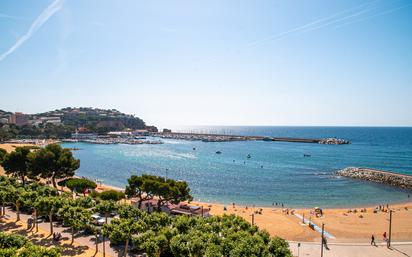 Vista exterior de Àtic en venda en Sant Feliu de Guíxols amb Aire condicionat i Terrassa