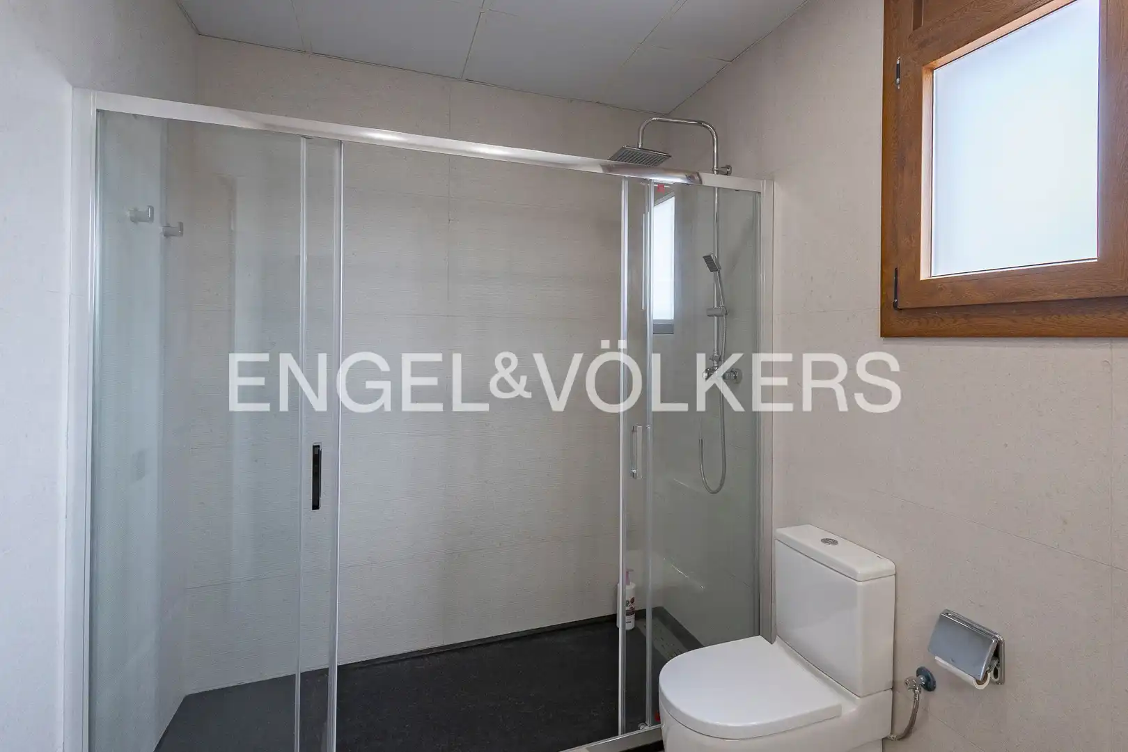 Bathroom of Houses for sale in Sant Sadurní d'Anoia  with Air Conditioner, Heating and Private garden