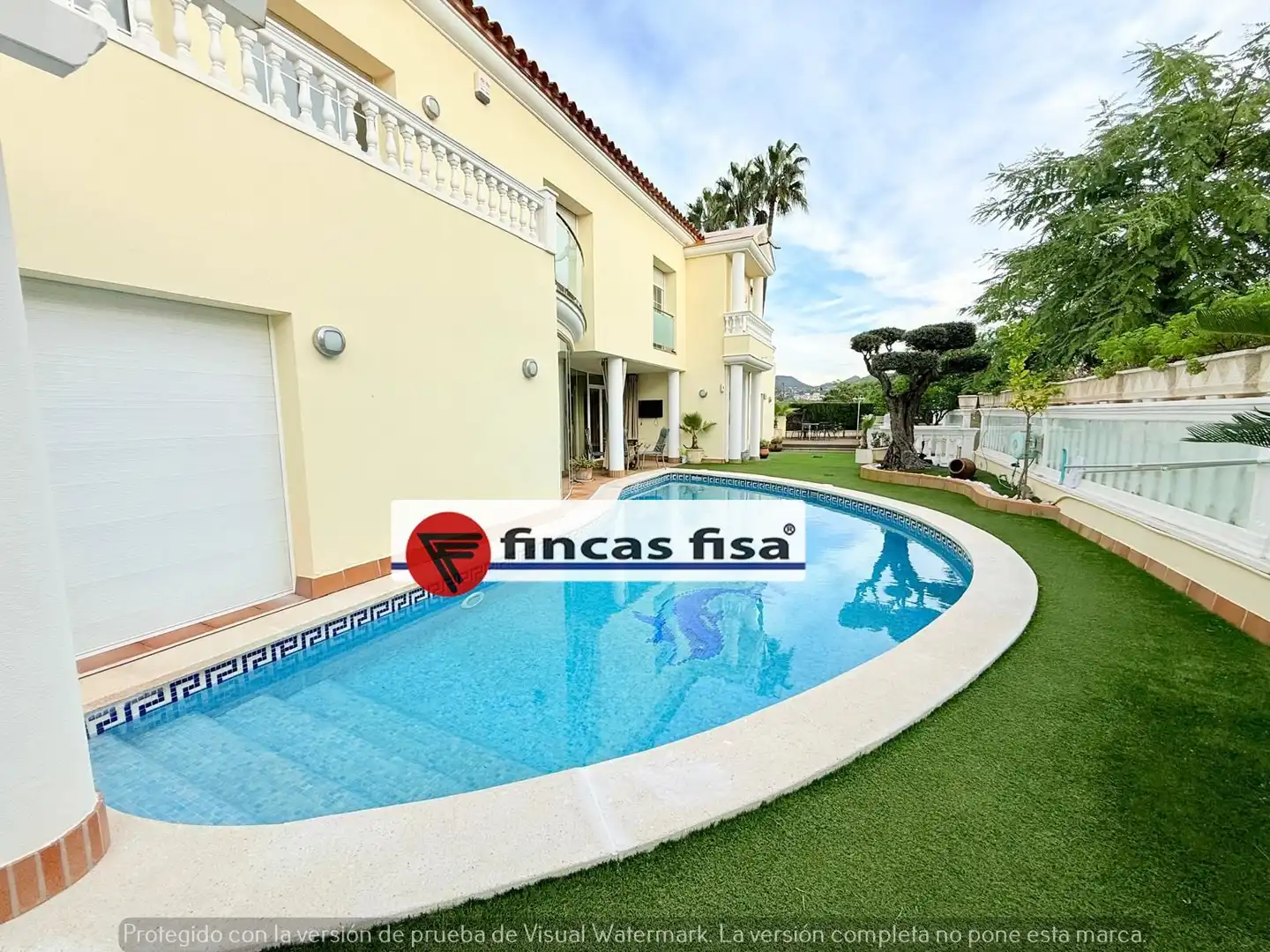 Vista exterior de Casa o xalet en venda en Premià de Dalt amb Aire condicionat, Calefacció i Jardí privat