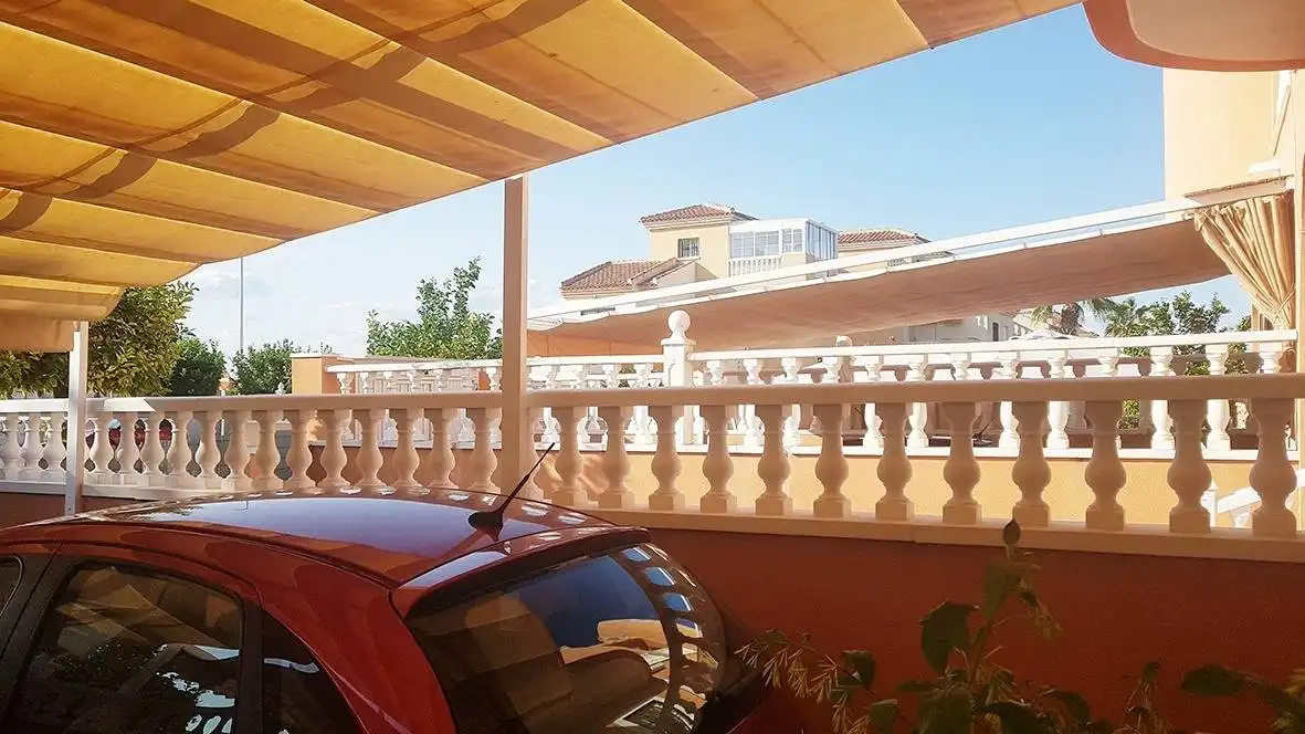 Casa aparellada amb terrassa en venda a Zona Carrefour - Urbanizaciones, imagen 16