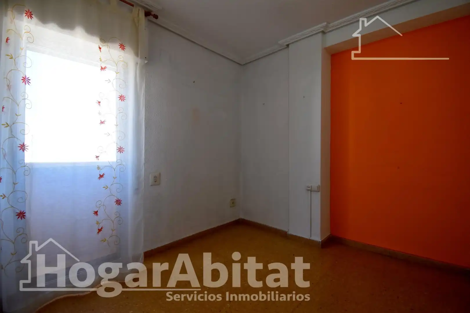 Dormitori de Pis en venda en Tavernes de la Valldigna amb Balcó