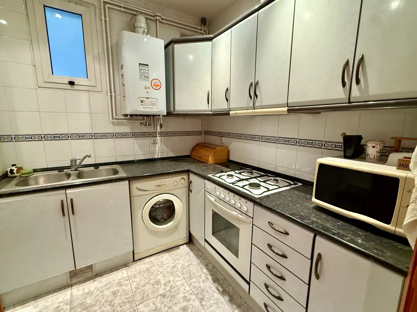 Kitchen of Flat for sale in Barcelona  with Heating, Parquet flooring and Furnished