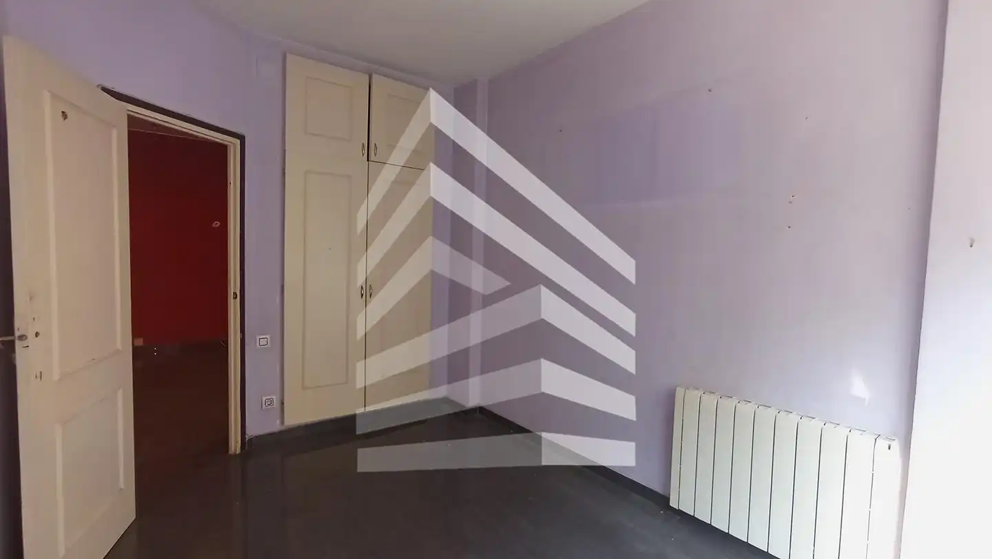 Schlafzimmer von Wohnung zum Verkauf in Barcelona mit Heizung und Balkon