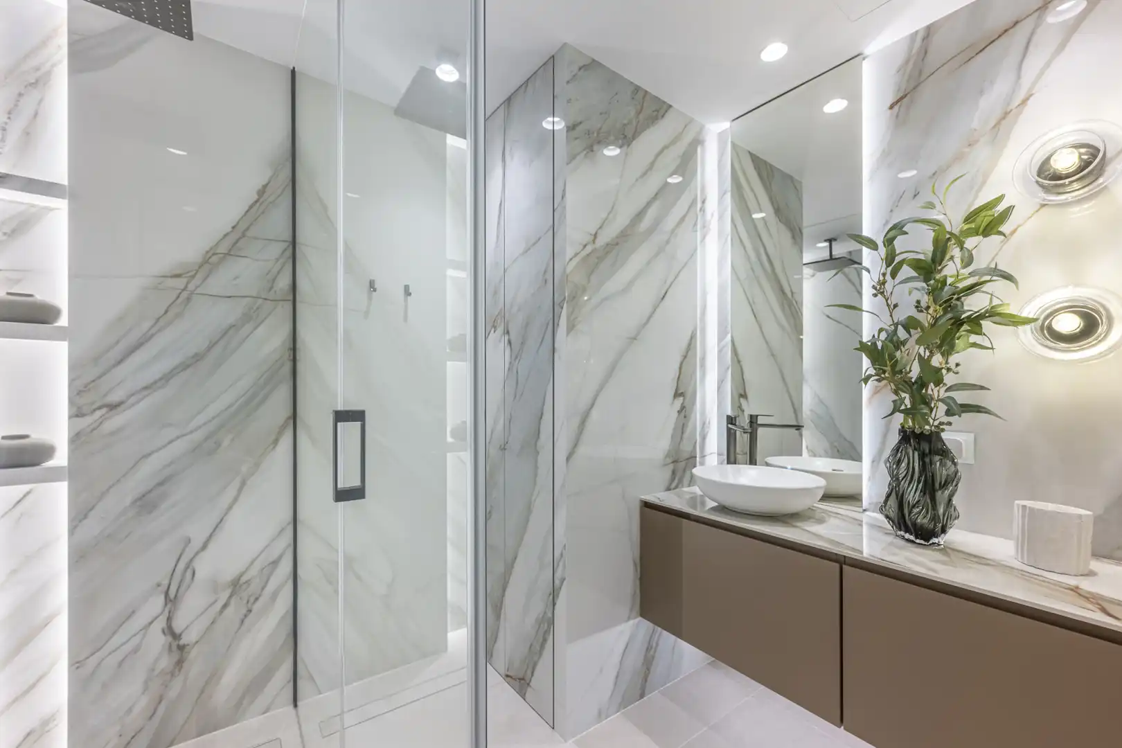 Badezimmer von Wohnungen zum Verkauf in Estepona mit Klimaanlage, Terrasse und Schwimmbad