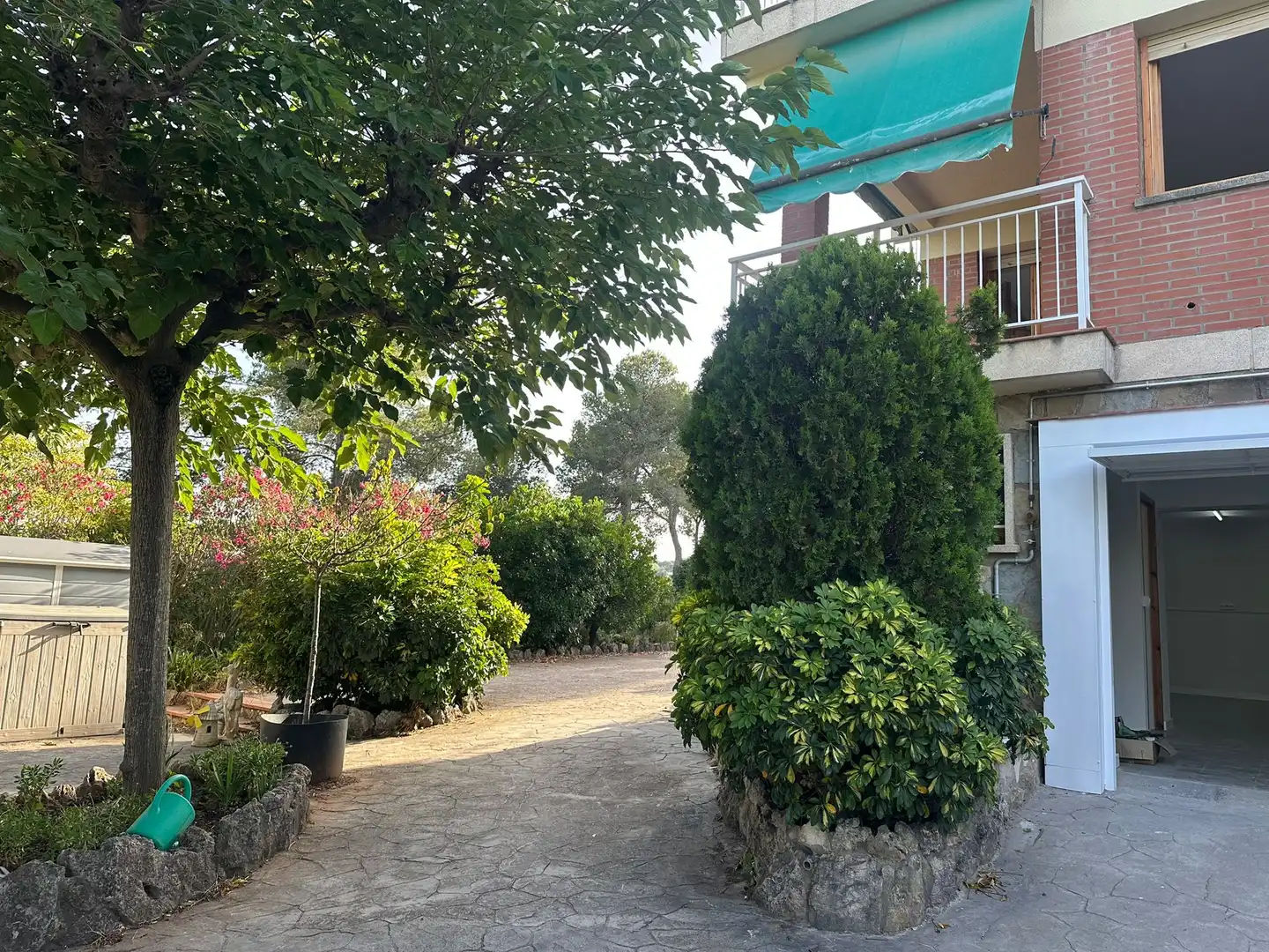 Vista exterior de Casa o xalet de lloguer en Cervelló amb Calefacció, Forn i TV