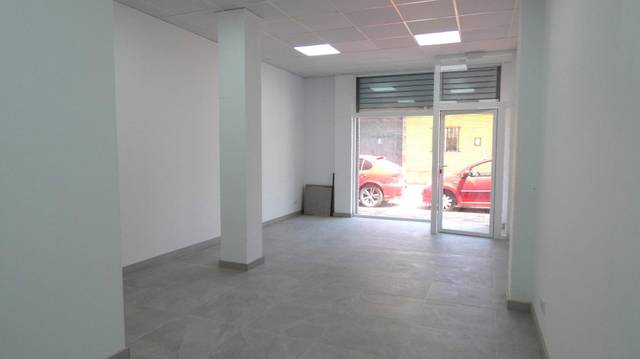 Local comercial en Alquiler en Utebo