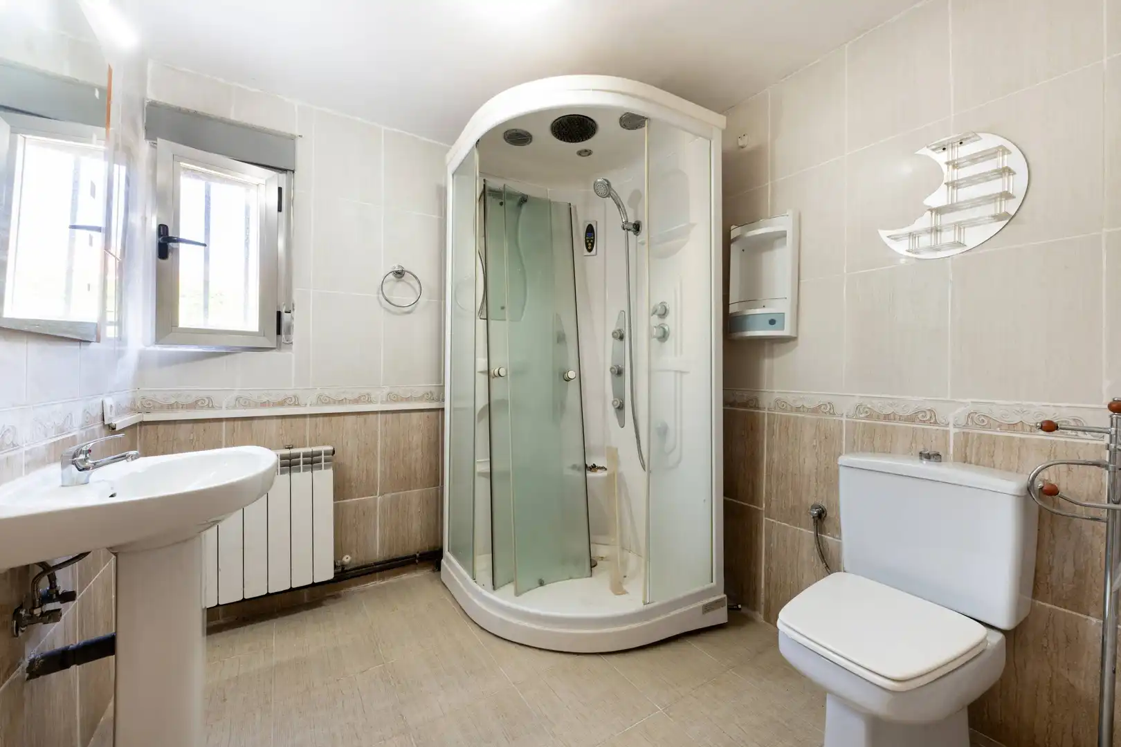 Baño de Casa o chalet en venta en El Casar de Escalona con Calefacción, Terraza y Alarma