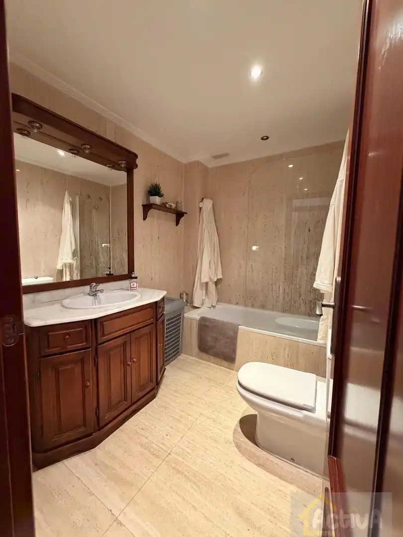 Baño de Ático en venta en Mérida con Aire acondicionado, Calefacción y Terraza