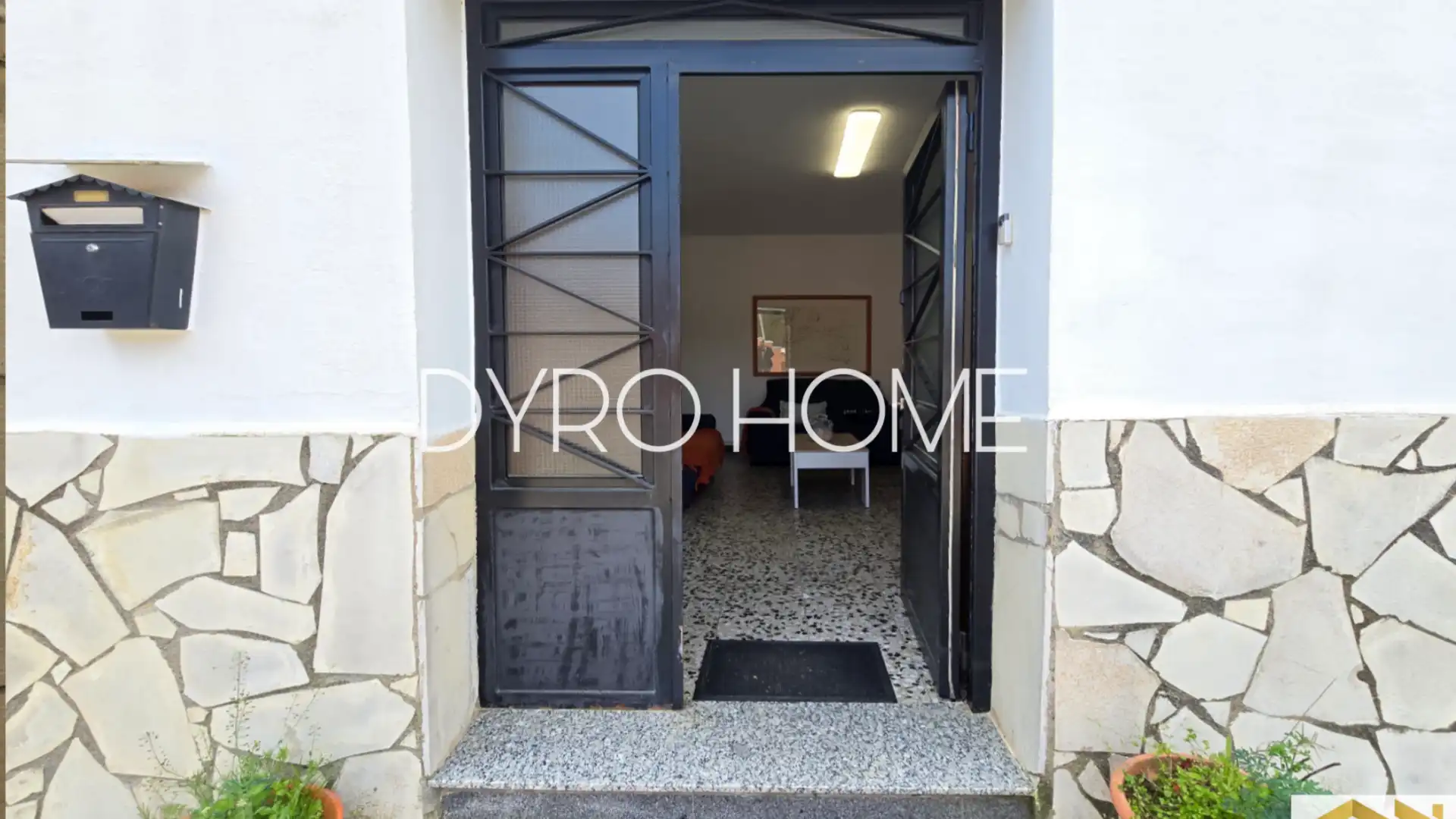 Vista exterior de Casa o chalet en venta en Sant Vicenç Dels Horts con Aire acondicionado, Calefacción y Jardín privado