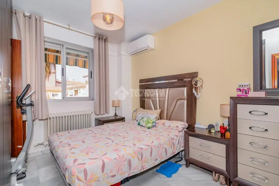 Bedroom of Flat for sale in Granada
