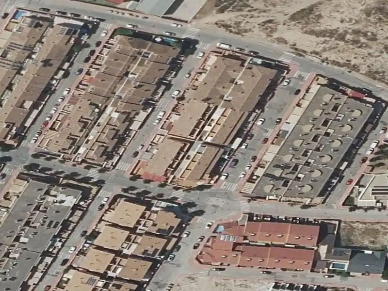 Pis en venda a Calle Roma - Rc Molineta, Los Vientos- Casa Ros