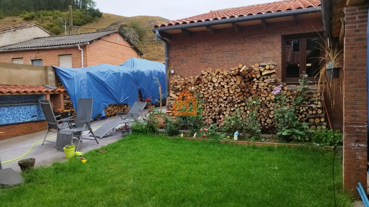 Jardín de Casa o chalet en venta en Vegaquemada con Calefacción y Jardín privado