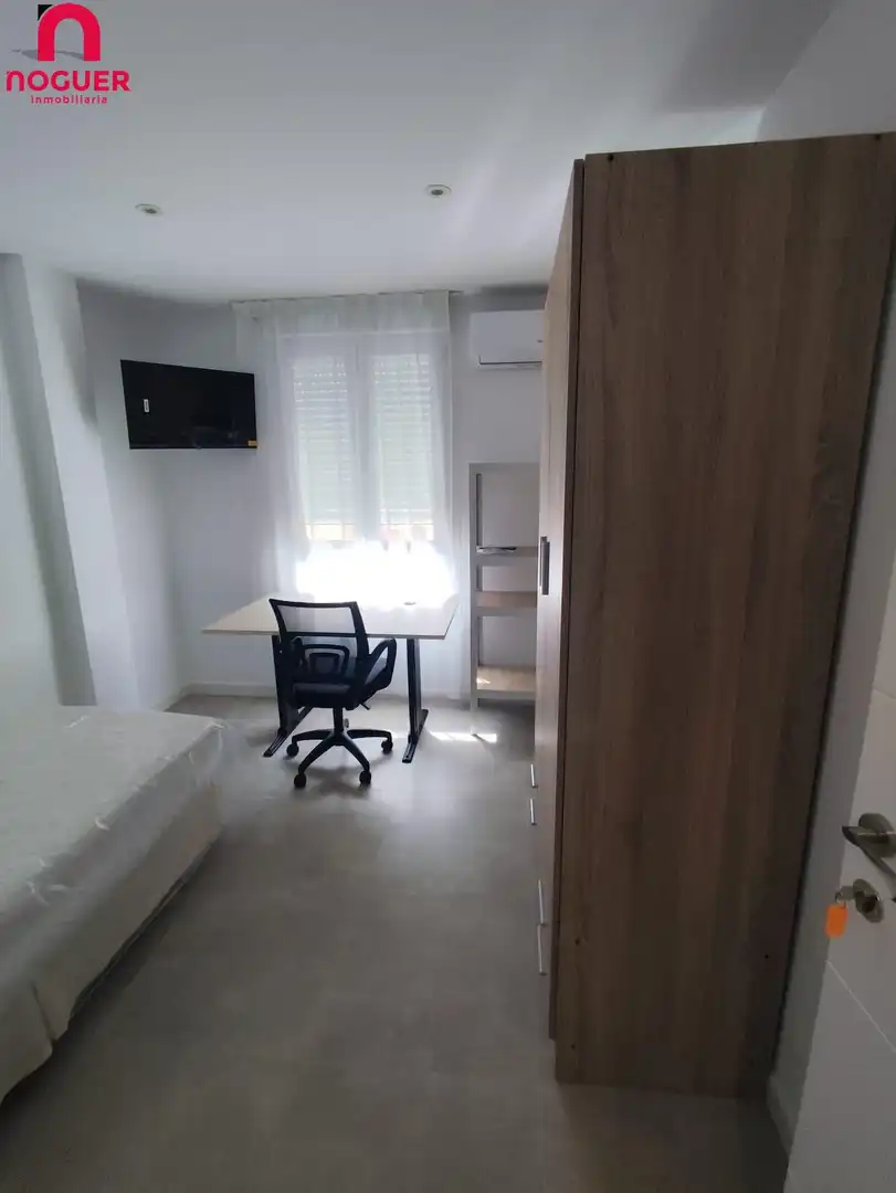 Schlafzimmer von Wohnung zur Miete in Córdoba mit Klimaanlage, Heizung und Möbliert