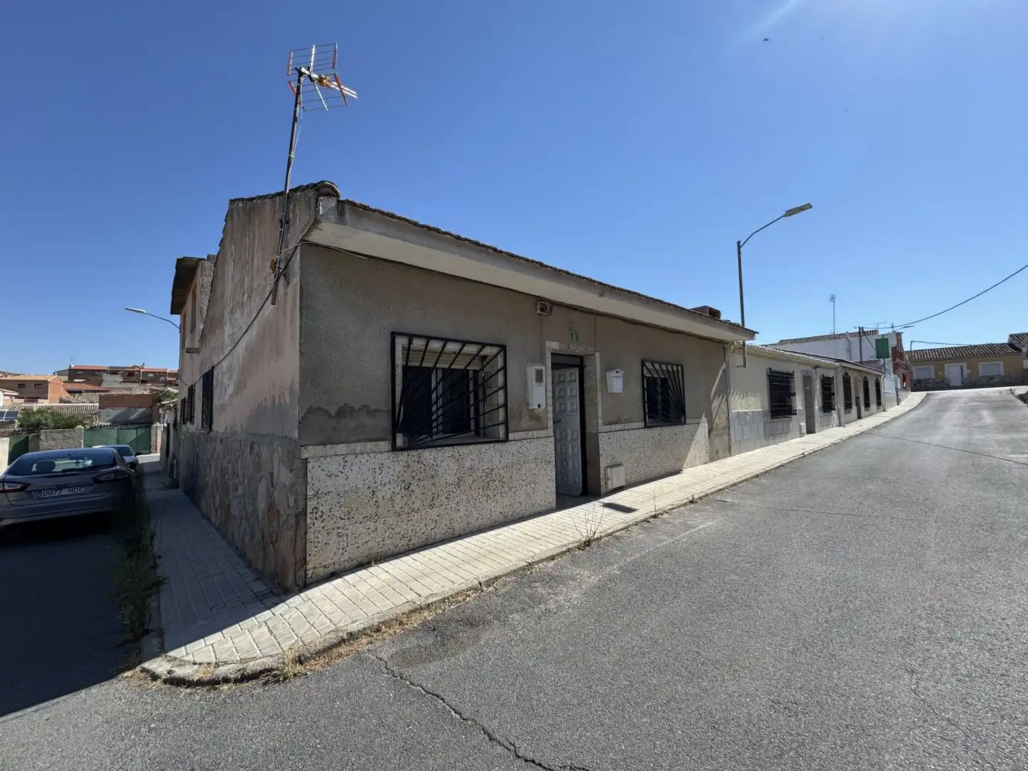 Exterior view of Houses for sale in La Puebla de Montalbán  with Heating