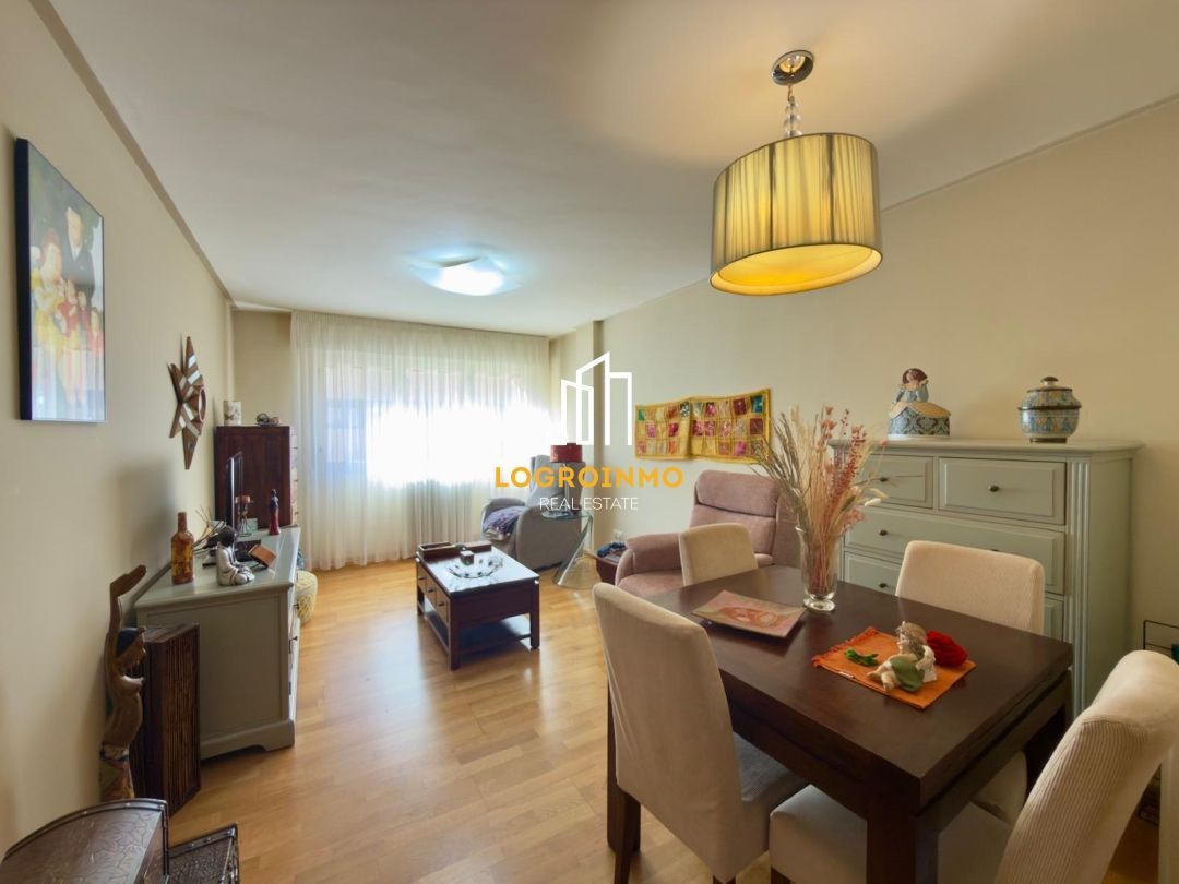 Sala d'estar de Pis en venda en Lardero amb Calefacció, Traster i Balcó