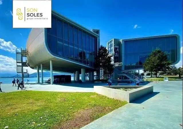 Vista exterior de Pis de lloguer en Santander amb Calefacció