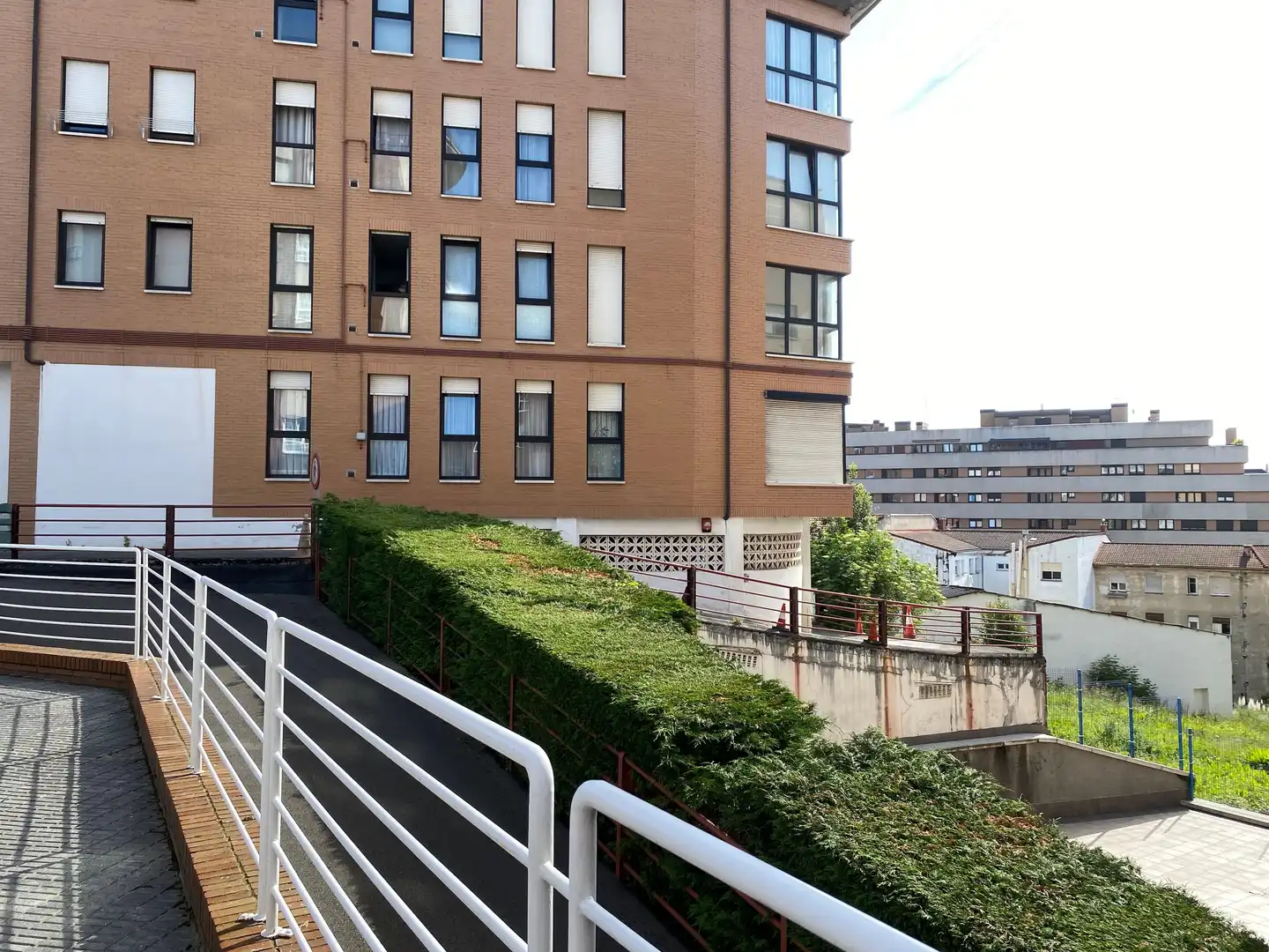 Vista exterior de Pis en venda en Avilés amb Traster i Balcó