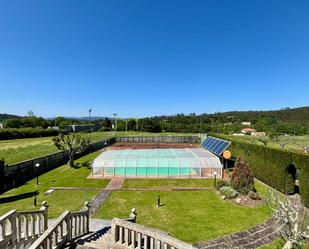 Piscina de Casa o xalet en venda en Santiago de Compostela  amb Calefacció, Jardí privat i Parquet