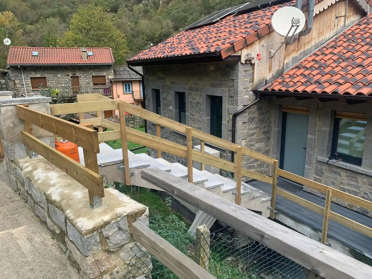 Casa rústica amb terrassa en venda a Posada de Valdeón