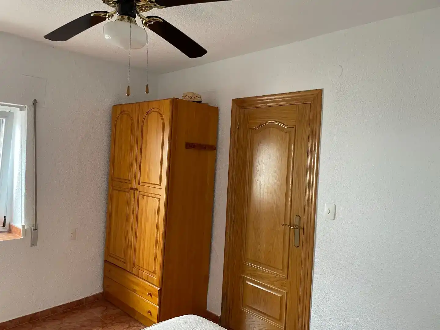 Habitación de Casa adosada en venta en Fuentealbilla con Aire acondicionado, Trastero y Amueblado