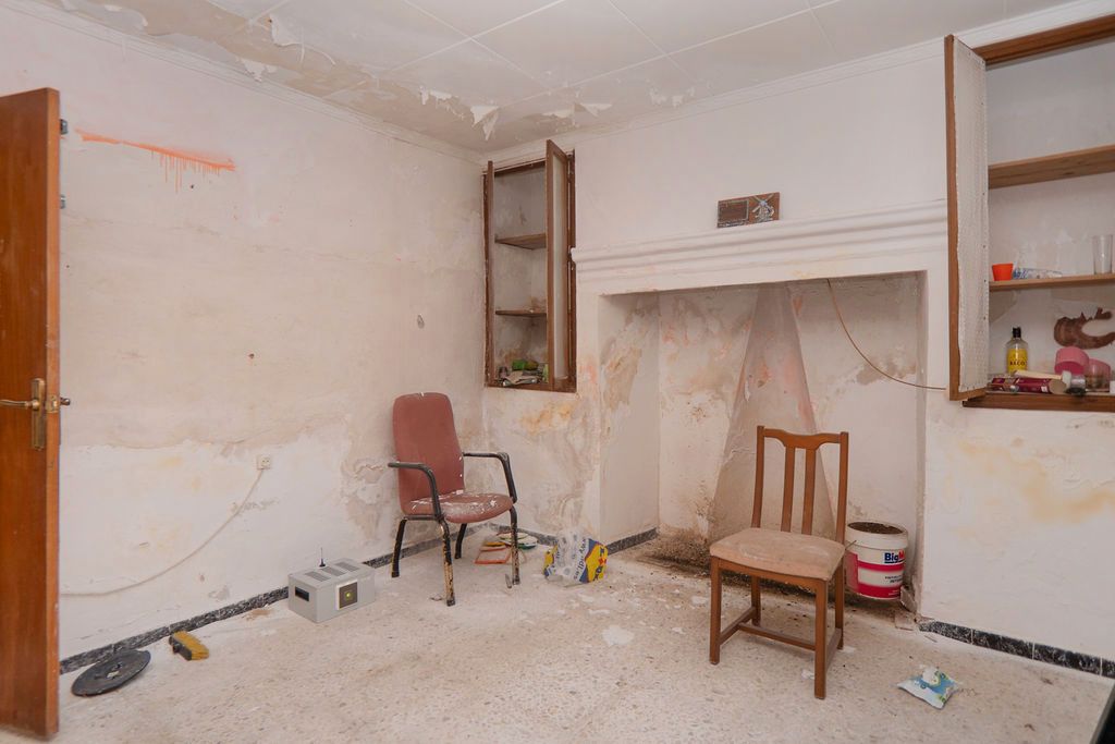 Casa adosada en venta en CL BARRERO Nº 36, Calasparra