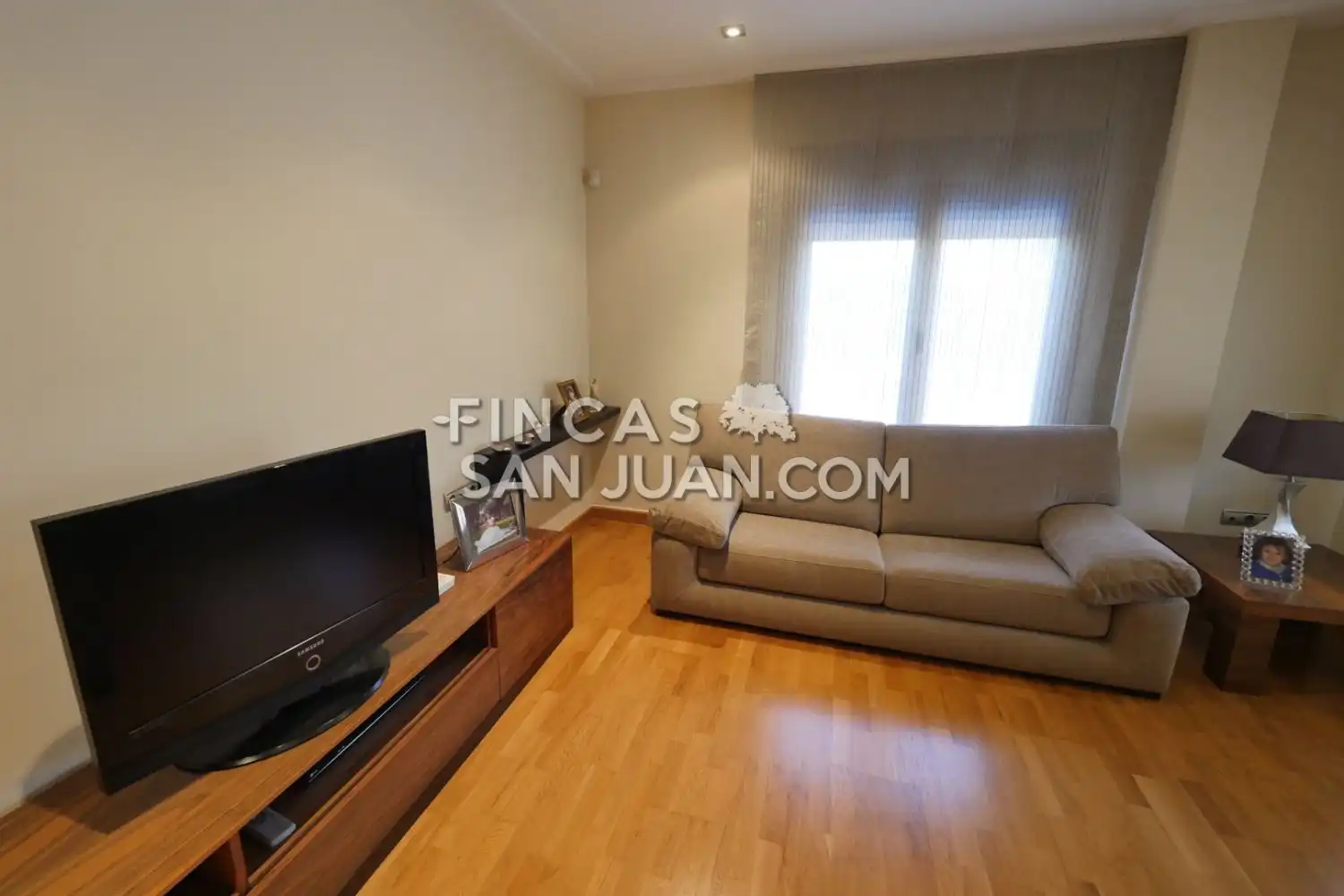 Sala d'estar de Casa o xalet en venda en Orihuela amb Jardí privat, Terrassa i Traster