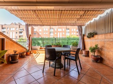Casa amb balcó en venda a Ca n'Oriac - Sector Nord