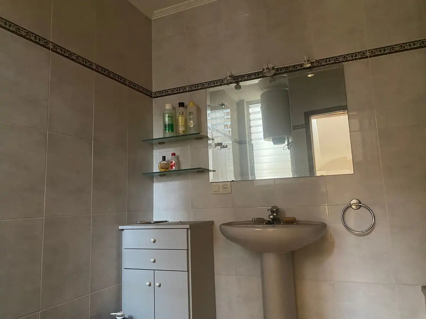Bany de Edifici en venda en Amer