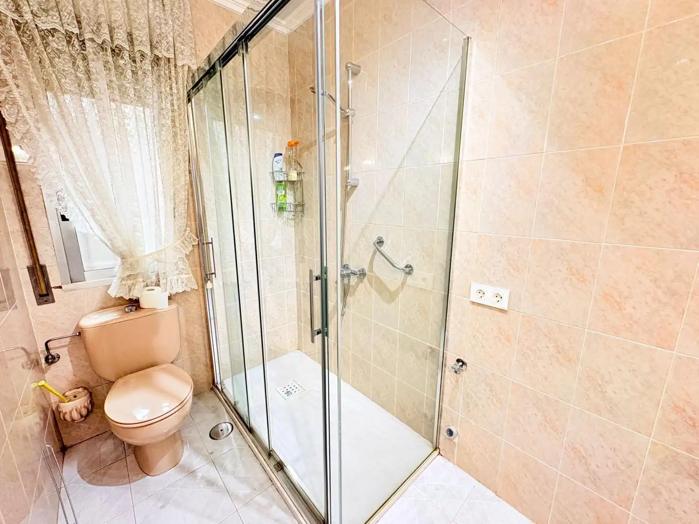 Badezimmer von Wohnung zum Verkauf in Ponferrada mit Terrasse und Möbliert