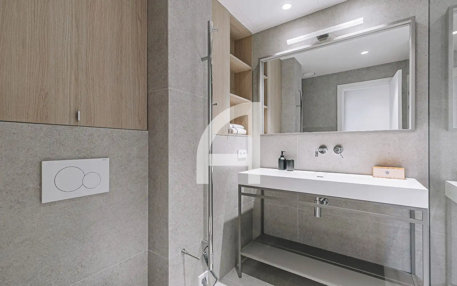 Bathroom of Flat for sale in Barcelona  with Air Conditioner, Heating and Parquet flooring