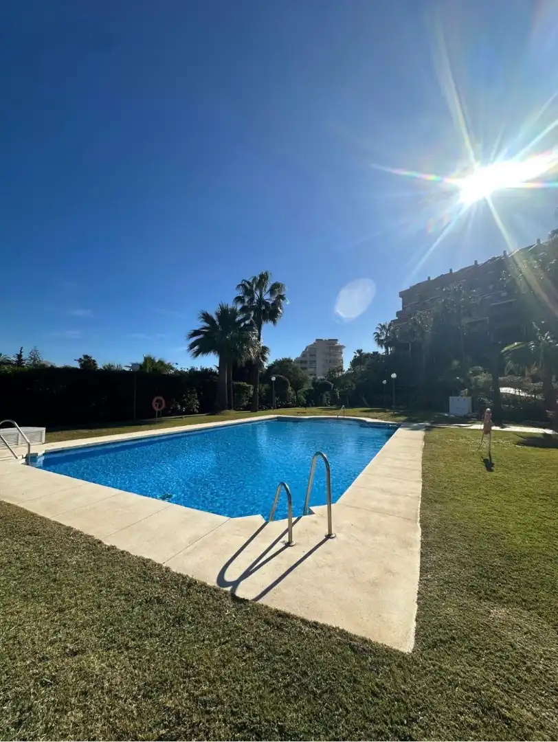 Apartament amb piscina en venda a Torrequebrada