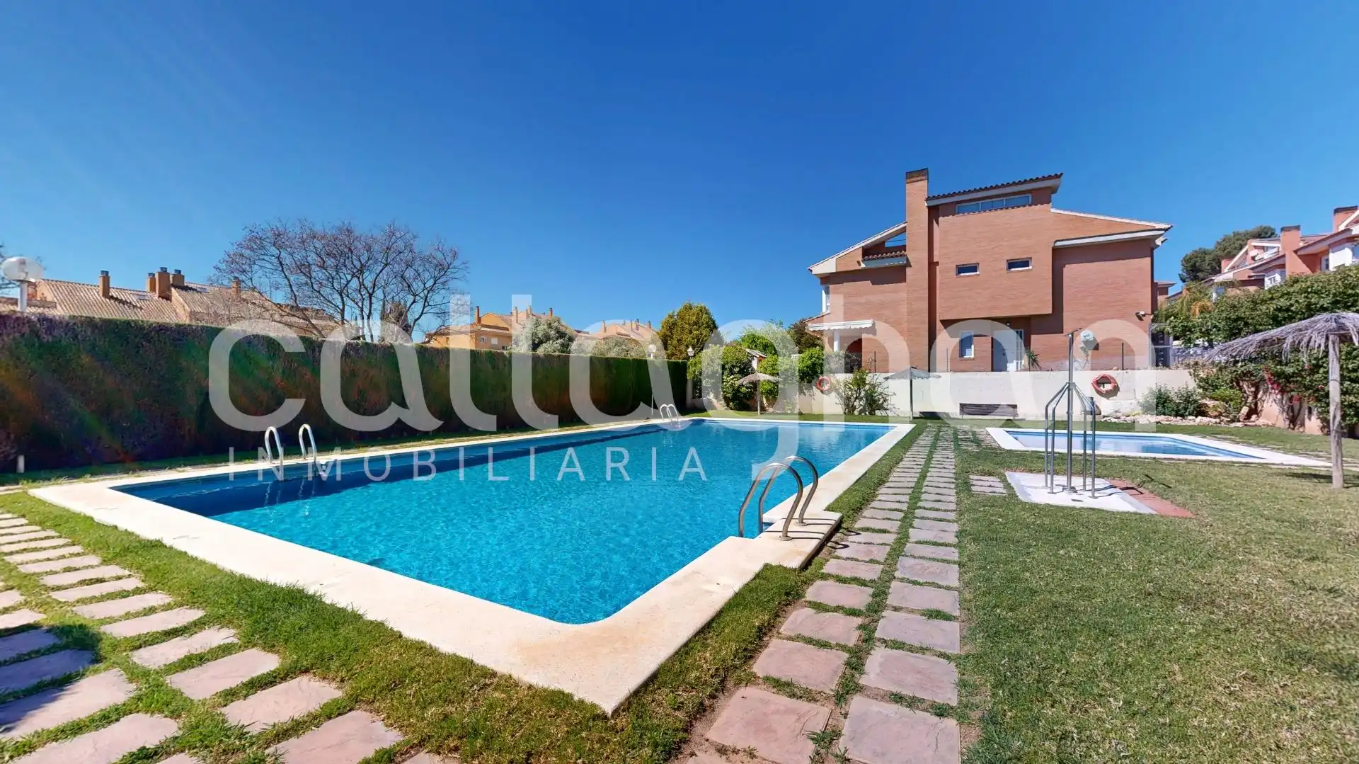 Garden of Ground floor for sale in Valencia  with Air Conditioner, Private garden and Storage room